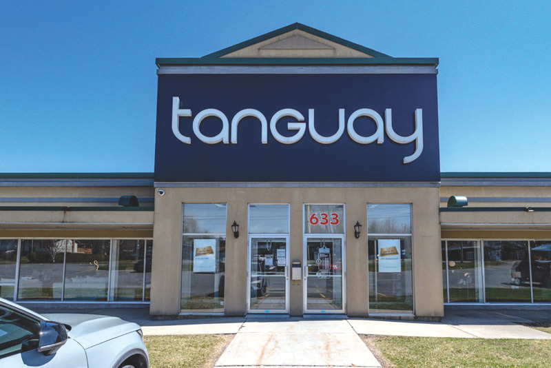 633 rue Dufferin, immeuble commercial à Granby situé dans un secteur soutenu par un achalandage constant.