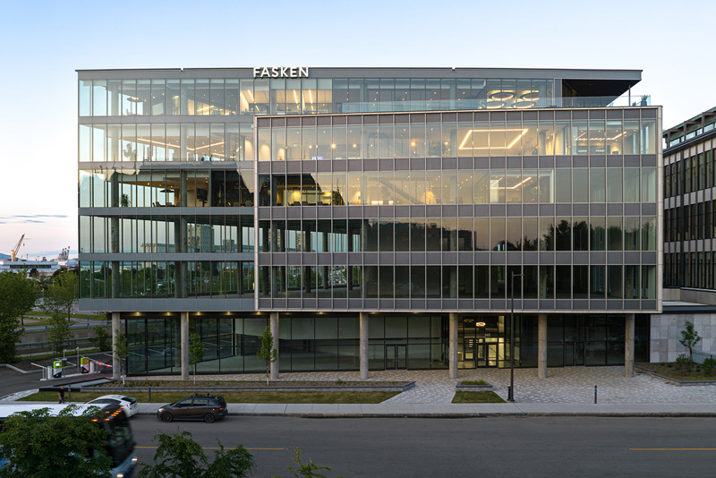 Fasken Building, modern office property in downtown Québec City featuring a multi-storey glass façade and a main entrance facing the street.